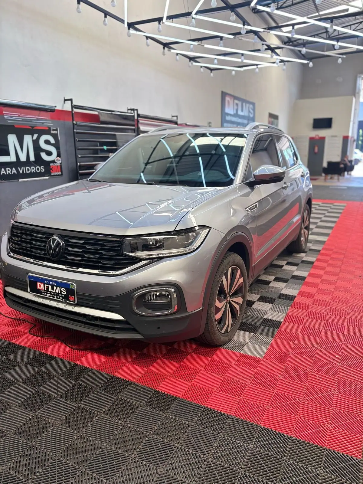 Insulfilm automotivo com corte de precisão